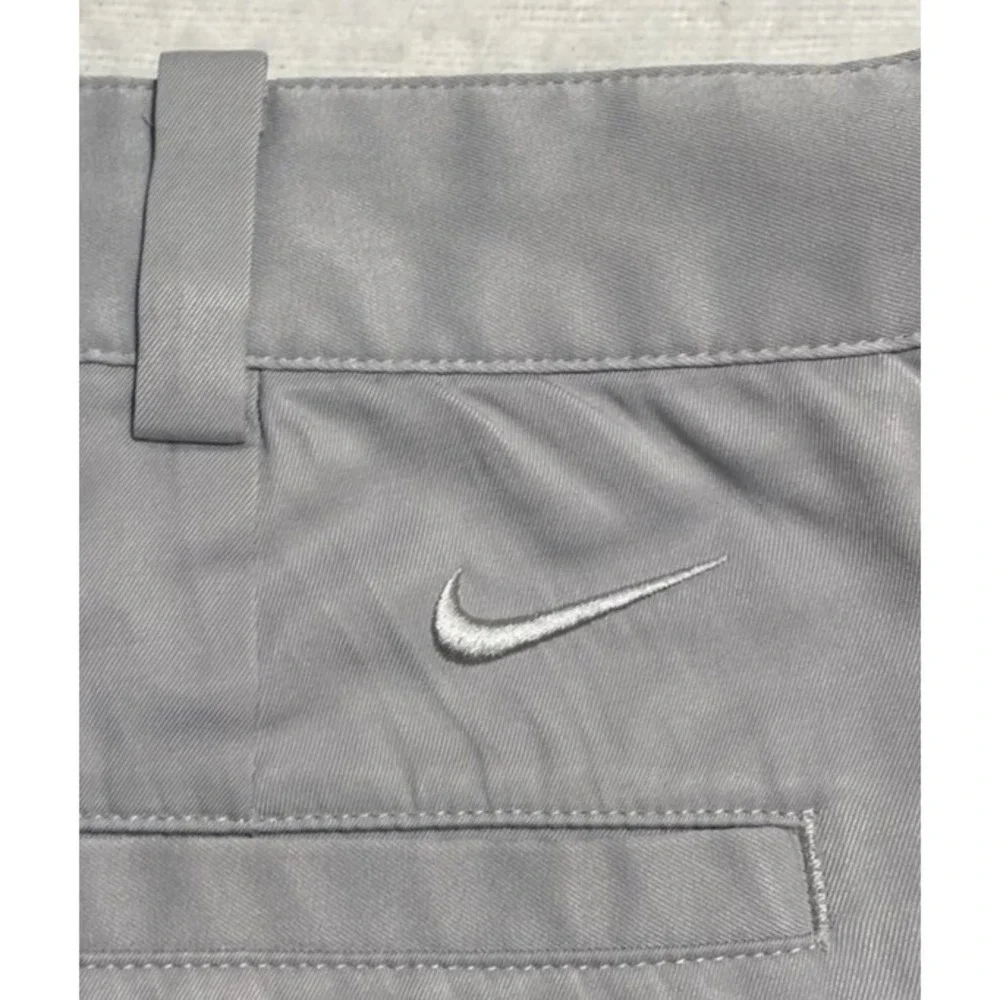 Nike Shorts Mens Size 35 x 11 Golf Tan Beige Stretch Flat Front Logo